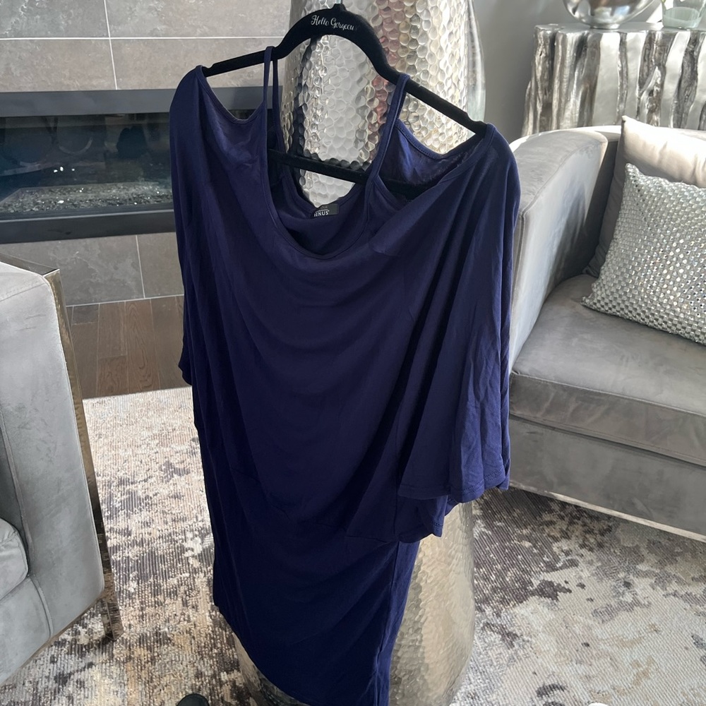 LASCANA FOR VENUS hide it all cold shoulder top size small/medium in navy
